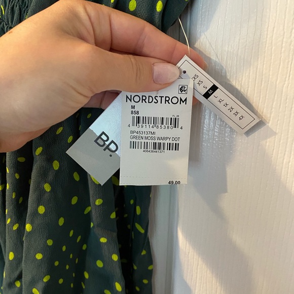 Knee length long sleeve Nordstrom dress. Never worn. Brand new, tags on - Picture 3 of 3